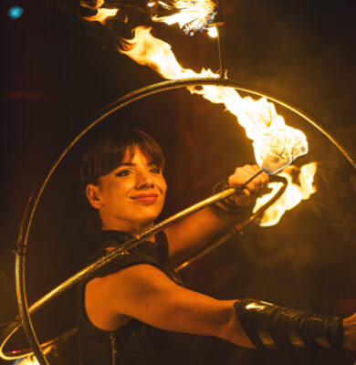 tüzes hula hoop műsorszám